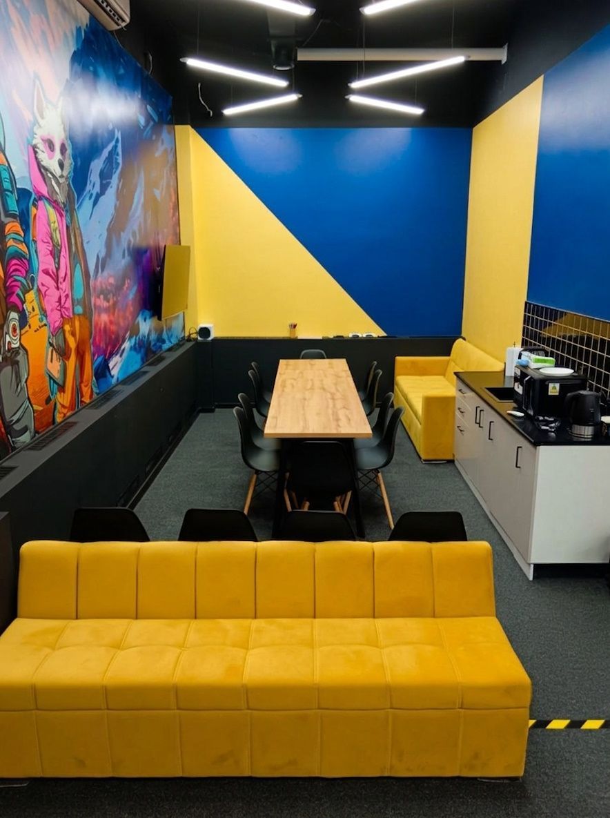 вы можете заказать любую еду из любимых ресторанов.